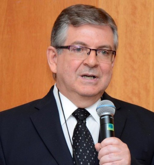 RUI DE MENEZES MARINHO